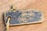 味わい深く時代の趣きある板札付き古鍵 D5708