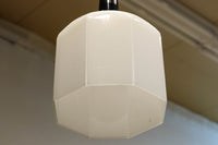 乳白色の色彩が柔らかな六角形の電笠 DC5869