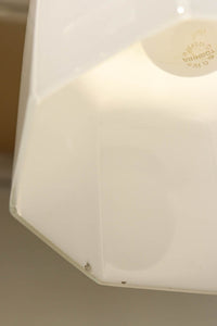 乳白色の色彩が柔らかな六角形の電笠 DC5869