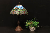 涼し気なステンドグラスにトンボ柄が馴染むスタンドライト DC5924