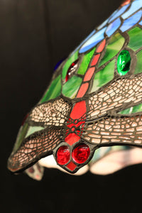 涼し気なステンドグラスにトンボ柄が馴染むスタンドライト DC5924