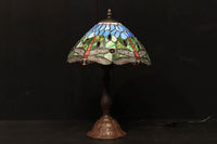 涼し気なステンドグラスにトンボ柄が馴染むスタンドライト DC5924