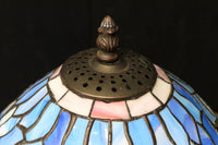 涼し気なステンドグラスにトンボ柄が馴染むスタンドライト DC5924