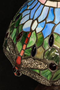 涼し気なステンドグラスにトンボ柄が馴染むスタンドライト DC5924