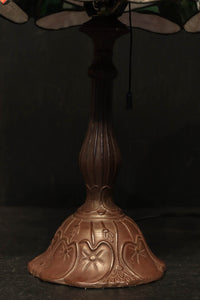 涼し気なステンドグラスにトンボ柄が馴染むスタンドライト DC5924