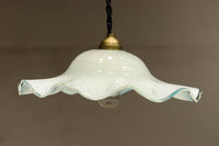 ゆったりとしたフリルデザインが上品な電笠 DC5969