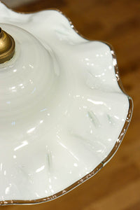 ゆったりとしたフリルデザインが上品な電笠 DC5969