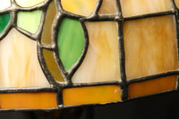 オレンジのステンドグラスが温かみある明りを灯すスタンドライト DC6013