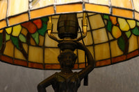 オレンジのステンドグラスが温かみある明りを灯すスタンドライト DC6013