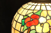 オレンジのステンドグラスが温かみある明りを灯すスタンドライト DC6013