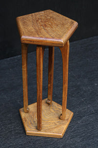 上質感に包まれた六角形の小さな花台 DC6064