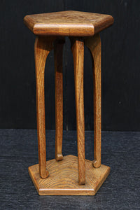 上質感に包まれた六角形の小さな花台 DC6064