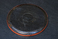 縁周りを朱で彩る杢目が美しい小型な丸盆 DC6126 在庫1枚