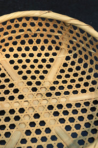 丁寧に編み込まれた縁のある丸ザル DC6215 在庫2個