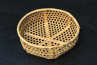 丁寧に編み込まれた縁のある丸ザル DC6215 在庫2個