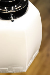 プレス模様がモダンに飾る六角形の電笠 DC6251