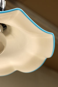 フリル縁が淡いブルーで可愛らしい電笠 DC6430