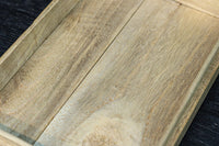 優しい木地色をした蓋付きの木箱 DC6559