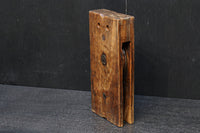 深みある古色に杢目が映える箱型の滑車 DC6599