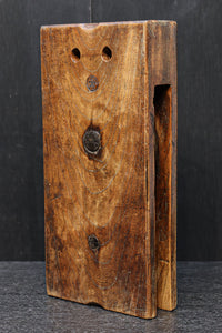 深みある古色に杢目が映える箱型の滑車 DC6599