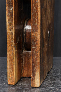 深みある古色に杢目が映える箱型の滑車 DC6599