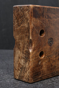深みある古色に杢目が映える箱型の滑車 DC6599