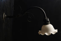 極上!! 乳白色フリル笠が可愛らしいブラケット DC6614