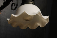 極上!! 乳白色フリル笠が可愛らしいブラケット DC6614