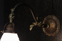 フリル笠でエレガントなブラケット DC6700