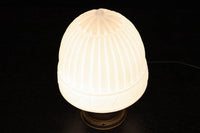 釣鐘型の乳白色プレスガラス笠の天井直付け灯 DC6815