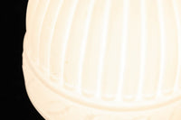 釣鐘型の乳白色プレスガラス笠の天井直付け灯 DC6815