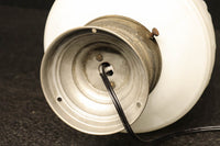 釣鐘型の乳白色プレスガラス笠の天井直付け灯 DC6815