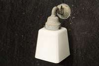 レトロな金具デザインが素敵なブラケット DC6819