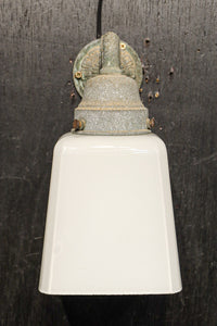 レトロな金具デザインが素敵なブラケット DC6819