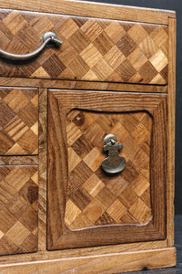 濃淡のあるチェック柄が可愛らしい桑材寄木細工の小引き出し DC6850