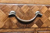 濃淡のあるチェック柄が可愛らしい桑材寄木細工の小引き出し DC6850