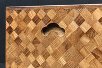 濃淡のあるチェック柄が可愛らしい桑材寄木細工の小引き出し DC6850