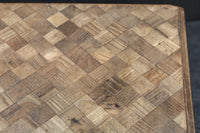 濃淡のあるチェック柄が可愛らしい桑材寄木細工の小引き出し DC6850