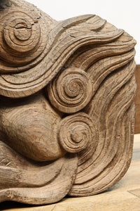 勇ましく重厚な佇まいの獅子の木鼻 DC6860