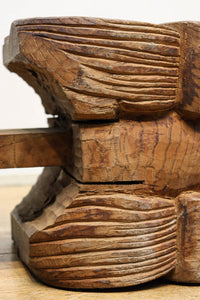 勇ましく重厚な佇まいの獅子の木鼻 DC6860