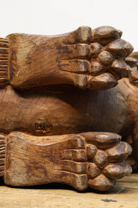 勇ましく重厚な佇まいの獅子の木鼻 DC6860