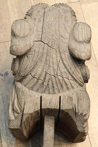 勇ましく重厚な佇まいの獅子の木鼻 DC6860