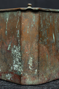 味わいが滲み出た銅製の小物入れ DC7118