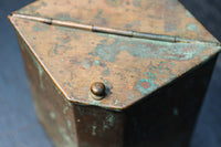 味わいが滲み出た銅製の小物入れ DC7118