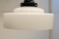 空間を引き立たせるシンプルなデザインの電笠 DC7145