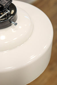 空間を引き立たせるシンプルなデザインの電笠 DC7145