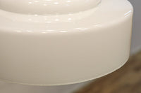 空間を引き立たせるシンプルなデザインの電笠 DC7145