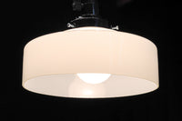 空間を引き立たせるシンプルなデザインの電笠 DC7145