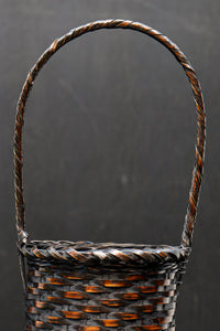 深い色彩で落ち着きのある持ち手付き花カゴ DC7414