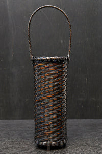 深い色彩で落ち着きのある持ち手付き花カゴ DC7414